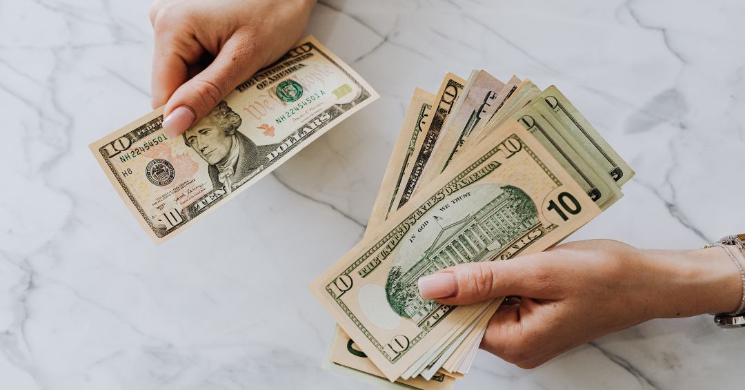 Baja el dólar, pero los precios no ceden