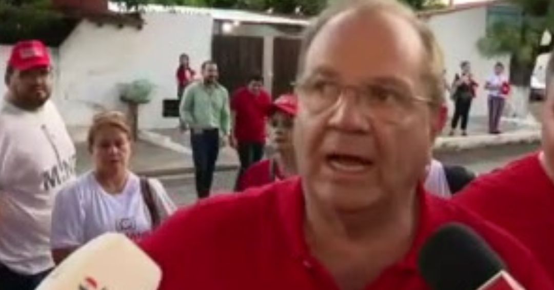 Camilo Pérez intensifica su campaña con recorrido en Santa María