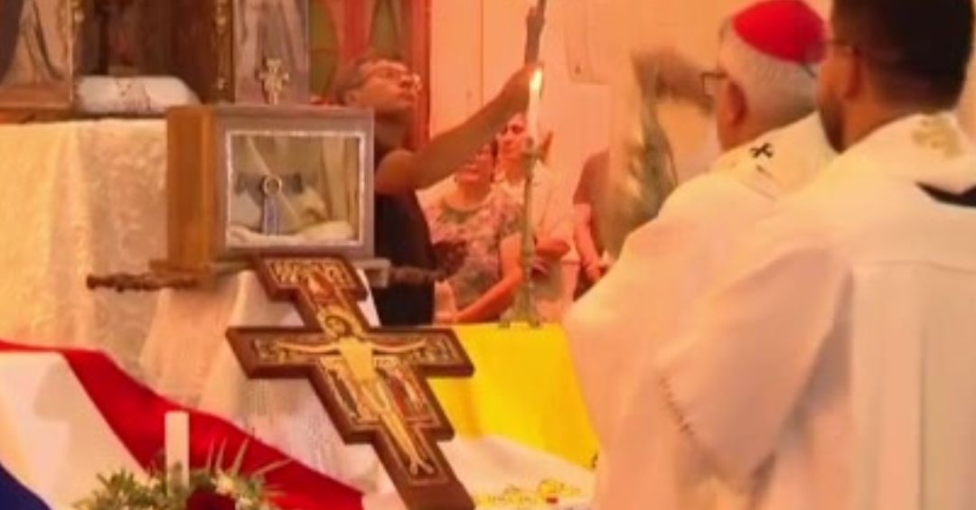 Fe y emoción: Caazapá recibe reliquias de San Francisco de Asís