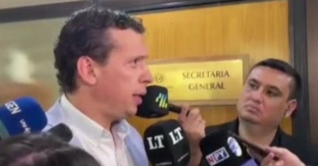 Hernán Rivas busca demostrar que cursó Derecho en medio de dudas