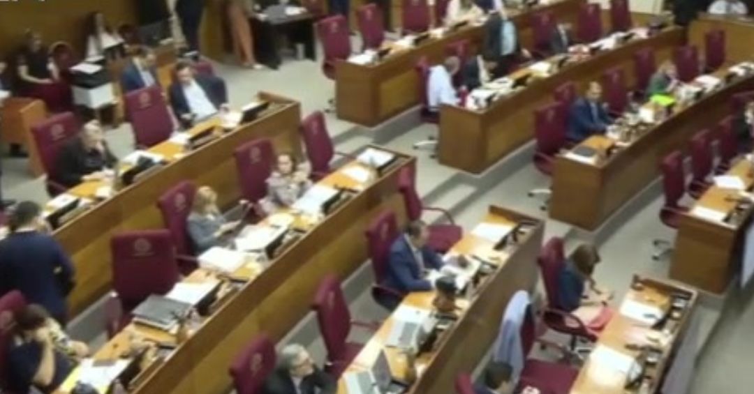 Senaduría vitalicia en debate